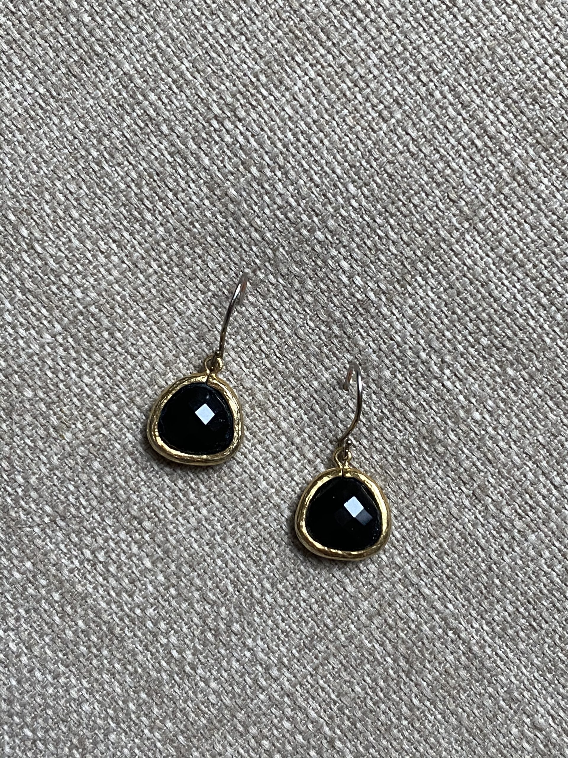 4C184C0F-8621-427C-8494-AA0CBDBE58D9